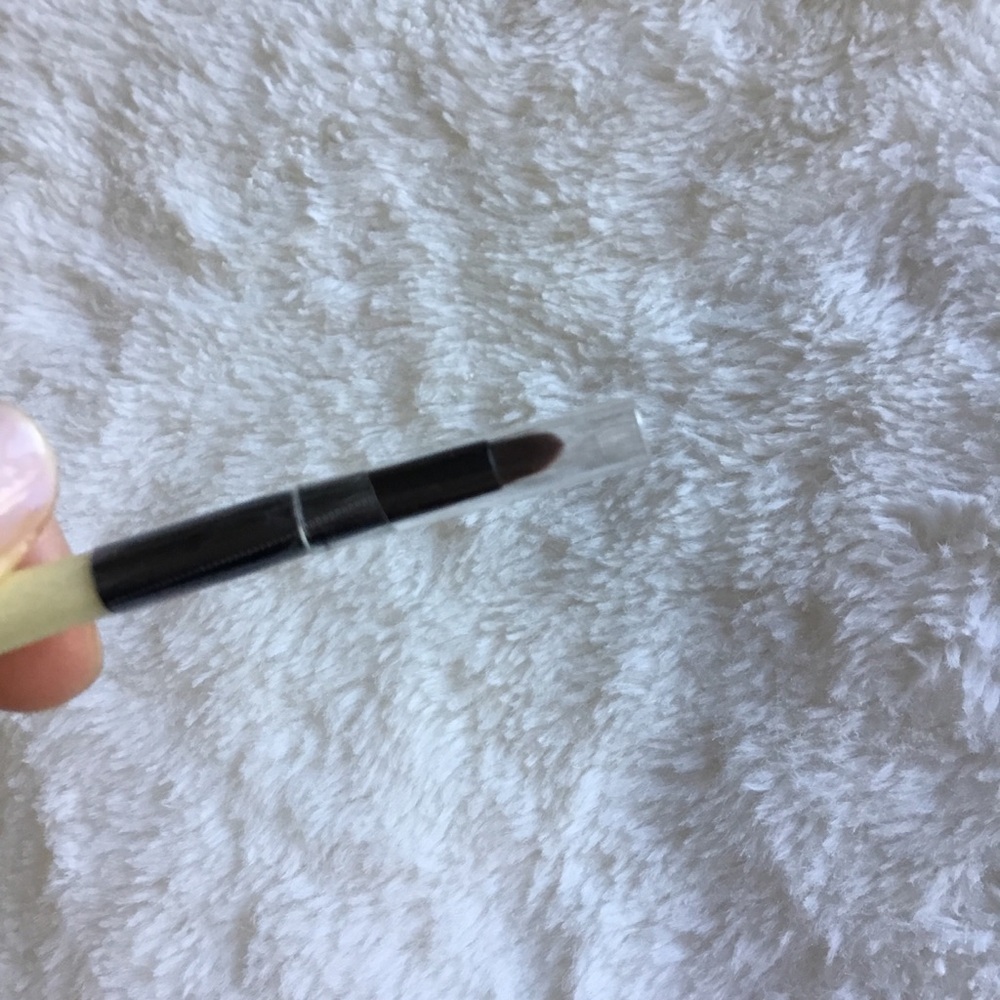 Bobbi Brown Ultra Fine Eyeliner Brush - Picture 12 of 13